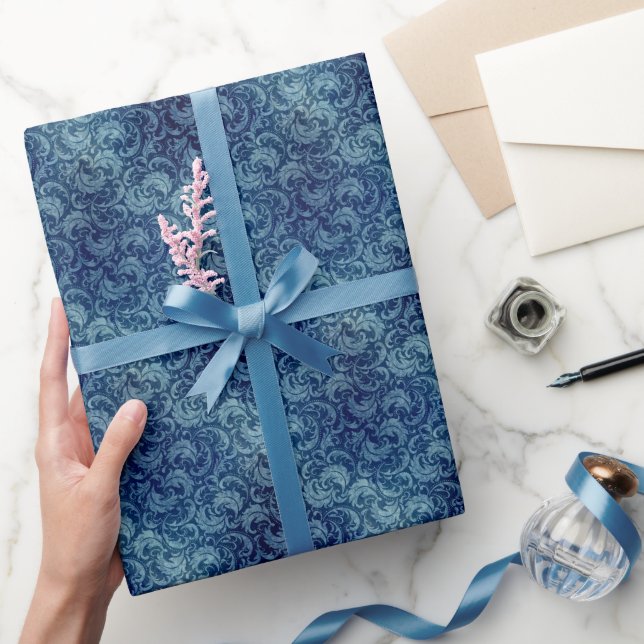 Elegantes Blaues Vintag Damask Muster Geschenkpapier (Schenken)