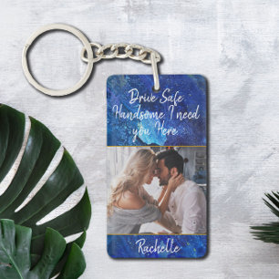 Elegantes blaues Wasserfarblaufwerk - Sicheres ben Schlüsselanhänger