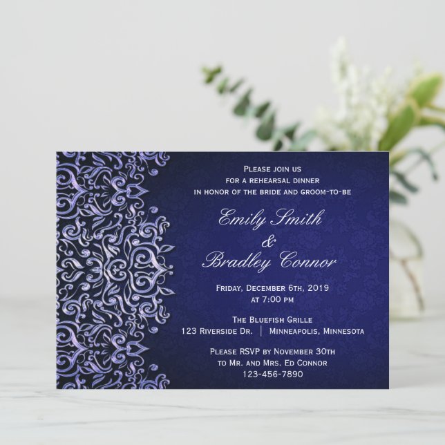 Elegantes Blue and White Damask Probe Dinner Einladung (Stehend Vorderseite)