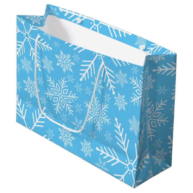 Elegantes Blue Aqua Weißer Winter Snowflake Große Geschenktüte (Vorderseite Schrägansicht)