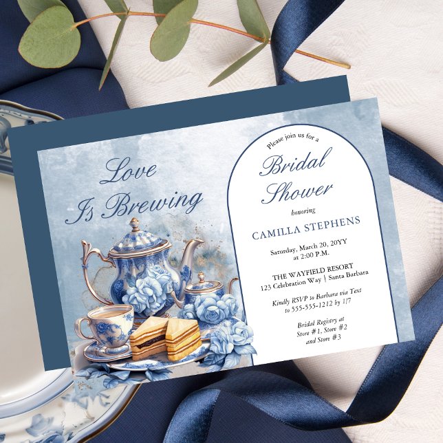 Elegantes Blue Floral Tee Set Brautparty Tea Einladung (Elegant Blue Floral Teacup Bridal Shower Tea Landscape Invitation)
