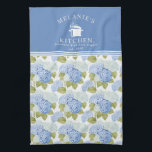 Elegantes Blue Hydragea Blume Muster Monogramm Geschirrtuch<br><div class="desc">Fügen Sie Ihrer Küche eine personalisierte Touch mit diesem eleganten Handtuch mit einem wunderschönen blauen Hydrangea-Blumenmuster und einem individuellen Monogramm hinzu. Es ist perfekt für den Alltag, für die Hauswärmung Geschenke oder besondere Anlässe geeignet und kombiniert Stil und Funktionalität, um jede Küchendekoration zu verbessern.</div>