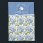 Elegantes Blue Hydragea Blume Muster Monogramm Geschirrtuch<br><div class="desc">Fügen Sie Ihrer Küche eine personalisierte Touch mit diesem eleganten Handtuch mit einem wunderschönen blauen Hydrangea-Blumenmuster und einem individuellen Monogramm hinzu. Es ist perfekt für den Alltag,  für die Hauswärmung Geschenke oder besondere Anlässe geeignet und kombiniert Stil und Funktionalität,  um jede Küchendekoration zu verbessern.</div>