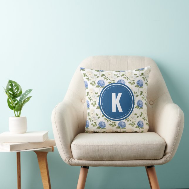 Elegantes Blue Hydragea Blume Muster Monogramm Kissen (Stuhl )