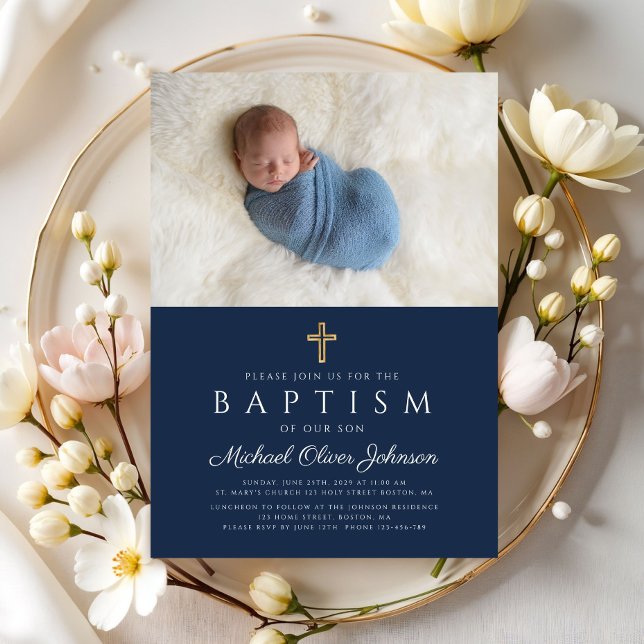 Elegantes Blue Religious Cross Boy Baptism Foto Einladung (Elegant Blue Religious Cross Boy Baptism Photo Invitation)
