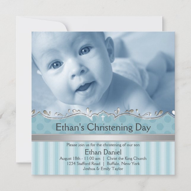 Elegantes Blue Stripe Boys Foto Christening Einladung (Vorderseite)