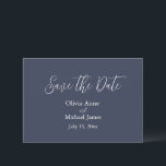 Elegantes Blue & White Script Save the Date<br><div class="desc">Einfache moderne dunkelblaue und weiße "Save the Date" Karte. Namen werden in elegantem,  weißem Skript gemacht. Ideal für die Frühjahr-,  Sommer-,  Herbst- oder Winterhochzeit.</div>