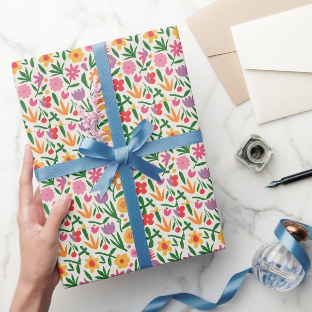 Elegantes, blumengeschmücktes Wasserfarbenmuster Geschenkpapier (Von Creator hochgeladen)
