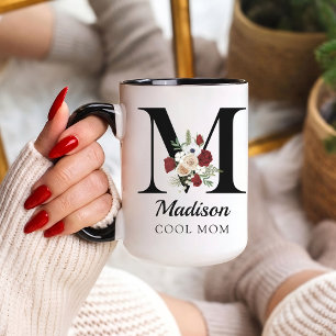 Elegantes Blumeninitial personalisierter Muggesche Tasse
