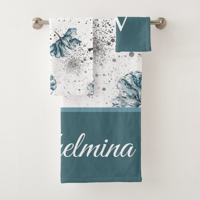 Elegantes Blumenroststahl, blau Monogramm Badhandtuch Set (Insitu)