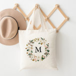 Elegantes Blush Floral und White Magnolias Monogra Tragetasche<br><div class="desc">Stärken Sie sich mit unseren personalisierten Totentaschen aus Watercolor Magnolias in der Tasche. Der elegante Totbeutel ist mit Ihrem individuellen Monogramm oder Initial umgeben von einem Kranz aus weißen Magnolien und rot-rosa Aquarellfarben, ergänzt durch braune und grüne Blätter. Die Blumenkranzsäcke sind perfekt für die Braut, die Trauzeugin, die Braut, die...</div>