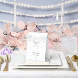 Elegantes Bogen- und Herz-Personalisierungsdesign- Geschenkschachtel