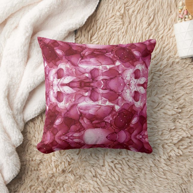 Elegantes bordeauxfarbenes Marmorkissen. Kissen (Decke)