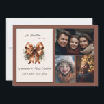Elegantes botanisches Botanisches Weihnachtsfest D Feiertagskarte<br><div class="desc">Diese 3-Foto-Weihnachtskarte zeichnet sich durch ein elegantes immergrünes Bogen-Design auf neutralem Hintergrund aus. Das festliche karierte auf der Rückseite macht diese Klassiker. Anpassen Sie dies einfach mithilfe der Personalisierungsfunktion, </div>