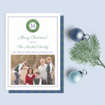 Elegantes Boxwood Wreath Kariertes Horizontales Fo Feiertagskarte<br><div class="desc">** Foto-Kredit: Fotografie © Storytree Studios, Stanford, CA ** Preppy Happy Holidays Foto-Kartendesign mit einem Boxwood-Kranz in Aquarell mit Platz für einen Single Buchstaben Monogramm. Dieses wurde ursprünglich von mir in Aquarellen auf 100% Baumwollpapier handgemalt, bevor es digital gescannt und arrangiert wurde. Die Rückseite weist ein blaues und grünes schottisches...</div>