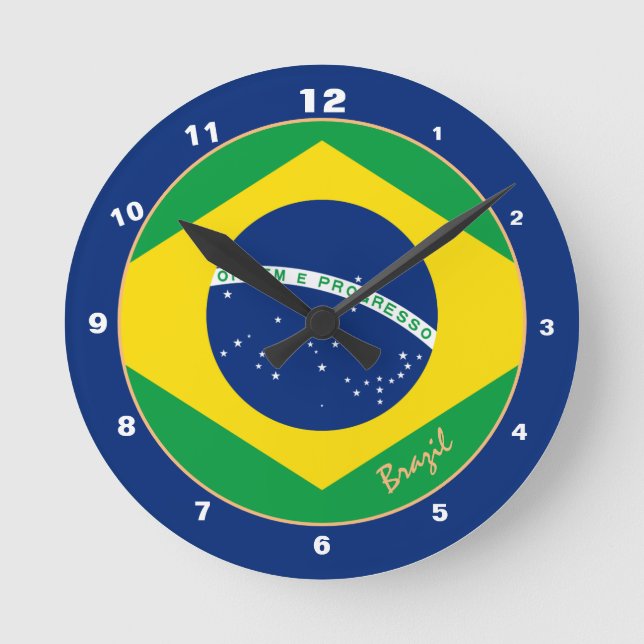 Elegantes brasilianisches Flaggendesign, Brasilien Runde Wanduhr (Vorderseite)