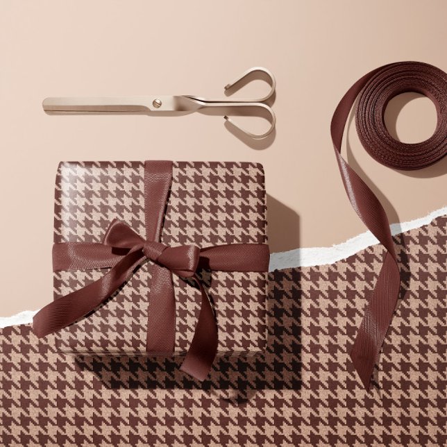 Elegantes braunes Houndstooth-Klassiker-Muster Geschenkpapier (Classic brown houndstooth gift wrap in neutral tones – perfect for preppy, masculine gift giving)