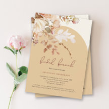 Elegantes Brautparty mit floralen Farben Brunch