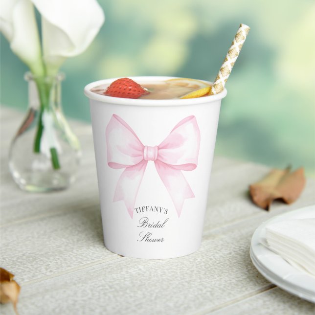 Elegantes Brautparty mit weichrosa Blush Ribbon Pappbecher (In Situ)