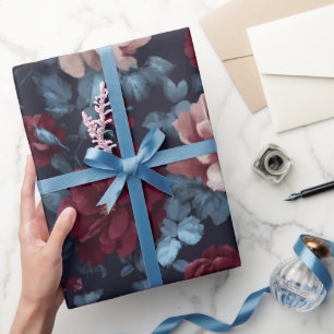 Elegantes Burgunder-Rosen-Marine Blumenmuster Geschenkpapier