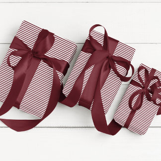 Elegantes Burgunderrot dünn gestreift Geschenkpapier