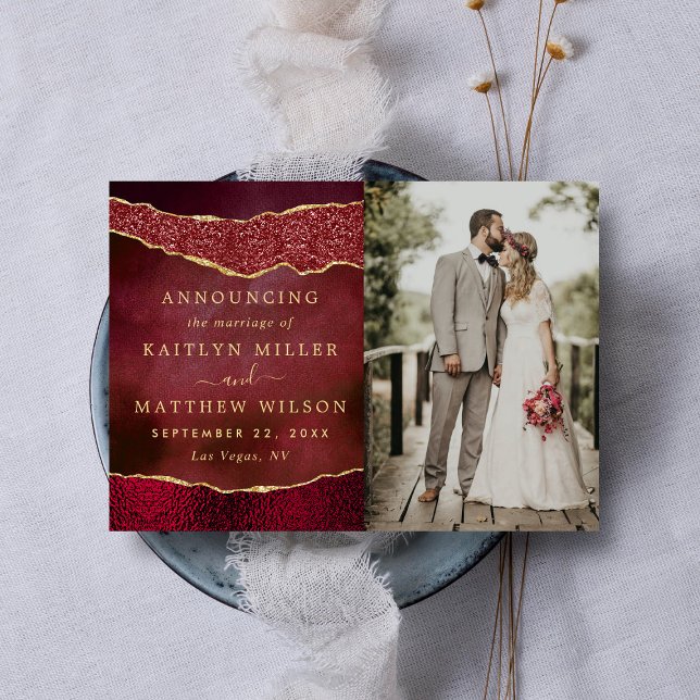 Elegantes Burgundy & Gold Agate Wedding Foto Ankündigung (Von Creator hochgeladen)