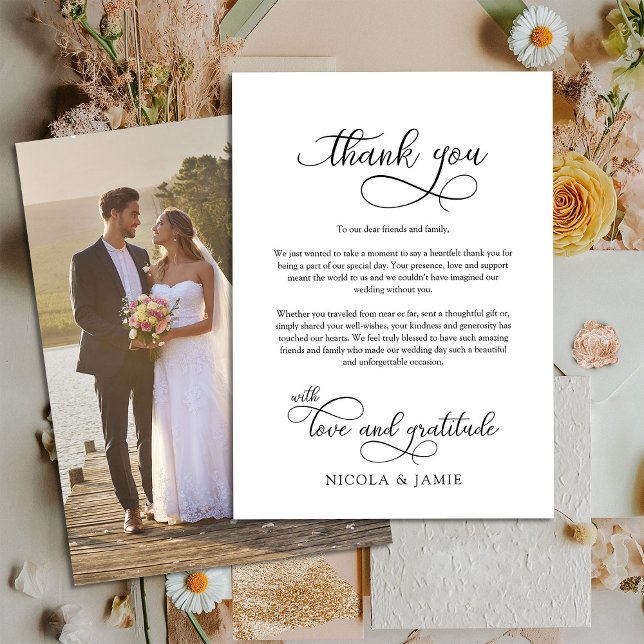 Elegantes Calligrafy Single Full Size Wedding Foto Dankeskarte (Wedding Photo Thank You Card with elegant modern calligraphy and full bleed photo)