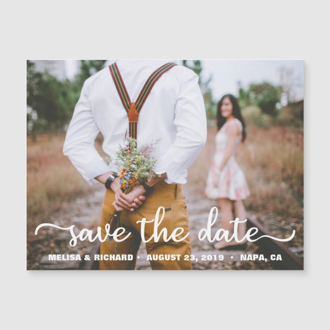 Elegantes Calligraphy Couple Foto Save the Date Magnetkarte (Vorderseite)