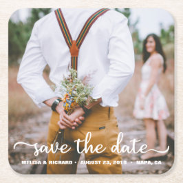 Elegantes Calligraphy Couple Foto Save the Date Rechteckiger Pappuntersetzer