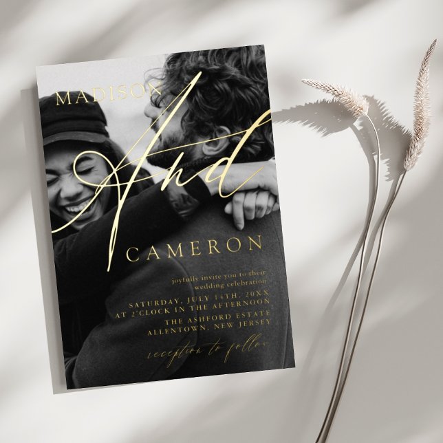 Elegantes Calligraphy Script Foto Wedding Gold Folieneinladung (Von Creator hochgeladen)