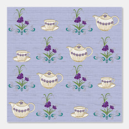 Elegantes China Tea Set mit violetten Blumen Tapete