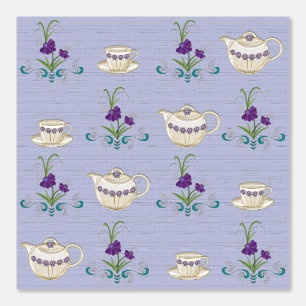 Elegantes China Tea Set mit violetten Blumen Tapete