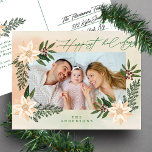Elegantes Christmas Poinsettia Splendor Foto Feiertagspostkarte<br><div class="desc">💌 Teilen Sie die Liebe und verbreiten Sie Feiertag fröhlich mit meiner durchdachten Grußkarte. Diese Karte ist eine Leinwand für Ihre Urlaubswünsche an Freunde, Familie und Unis. Ich habe die faszinierenden Designs geschmückt und das hat meine gesamte Ferienkollektion bestimmt. Ich hoffe, dass Sie die Karten und Sammlung so viel wie...</div>