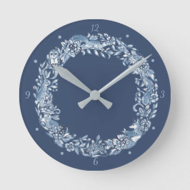 Elegantes Classic Blue & White Animal Wreath Delft Runde Wanduhr