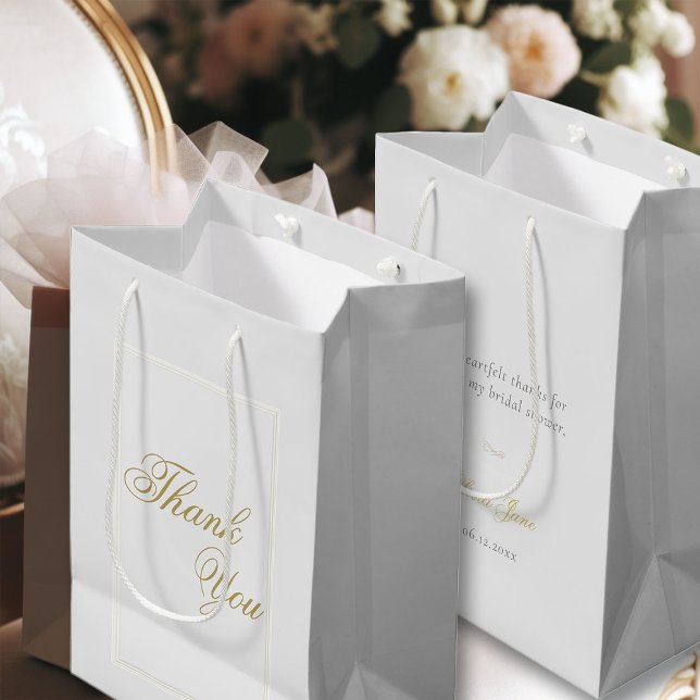 Elegantes Classic Triple Frame Elfenbeinfarben-Bra Mittlere Geschenktüte (formal flourish calligraphy gold ivory white bridal shower thank you personalized gift bag)
