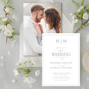 Elegantes Dusty Blue Calligraphy Monogram Foto Einladung