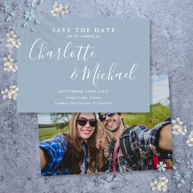 Elegantes Dusty Blue Signature Script-Foto Save The Date (Elegant Dusty Blue Signature Script Photo Save The Date)