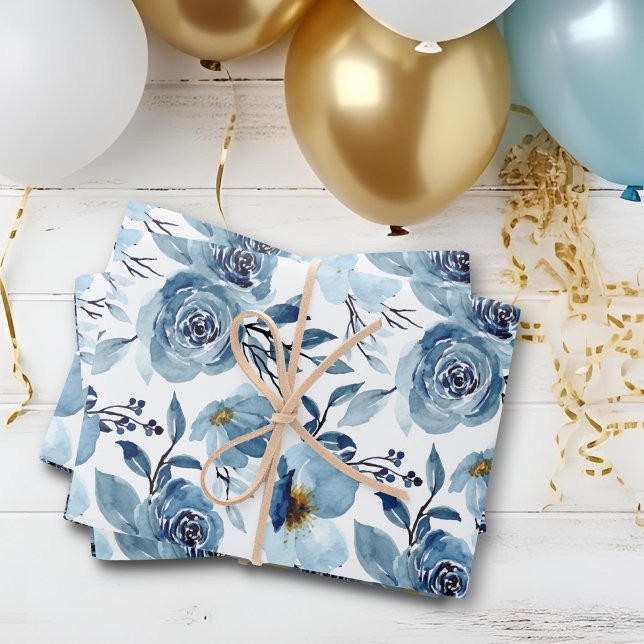 Elegantes Dusty Blue White Floral Rose Set von 3 Geschenkpapier Set (Von Creator hochgeladen)