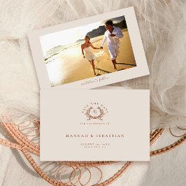 Elegantes Ecru-Monogramm-Wappen-Hochzeitsfoto Save The Date