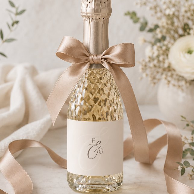 Elegantes Elfenbein-Monogramm Gedämpfte braune Hoc (Elegant Ivory Monogram Muted brown Wedding Sparkling Wine Label)