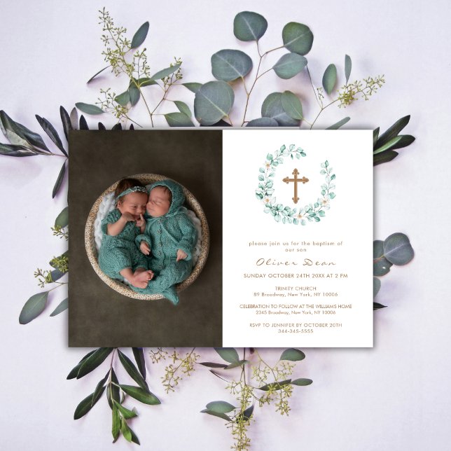 Elegantes Eukalyptus-Foto Gold Cross Taufen Einladung (Elegant Eucalyptus Photo Gold Cross Baptism Invitation)