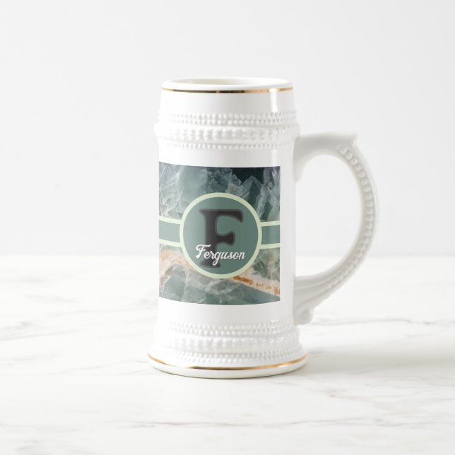 Elegantes Familiennamensmonogramm mit Edelstein-In Bierglas (Rechts)