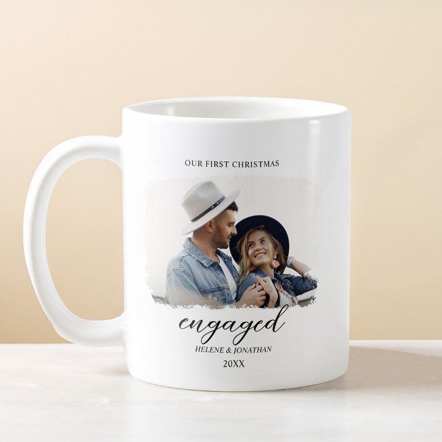 Elegantes First Christmas Verlobtes Foto Minimal Kaffeetasse (Elegant First Christmas Engaged Photo Minimal Coffee Mug)