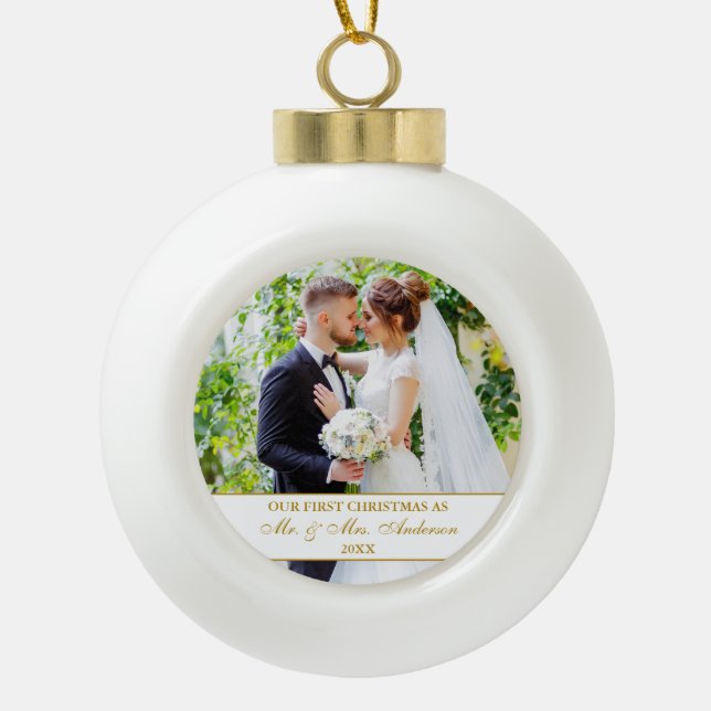 Elegantes First Christmas White Gold Foto Keramik Kugel-Ornament (Vorderseite)