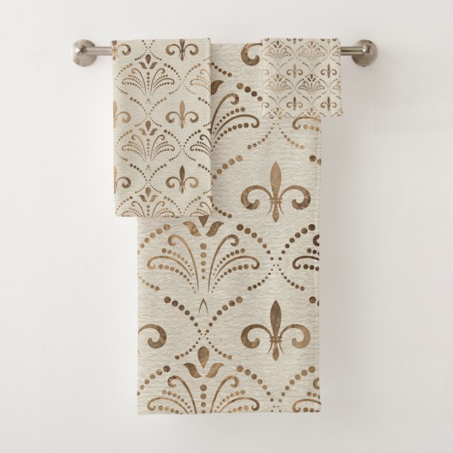 Elegantes Fleur-de-lis-Muster - Pastellgold Badhandtuch Set (Insitu)