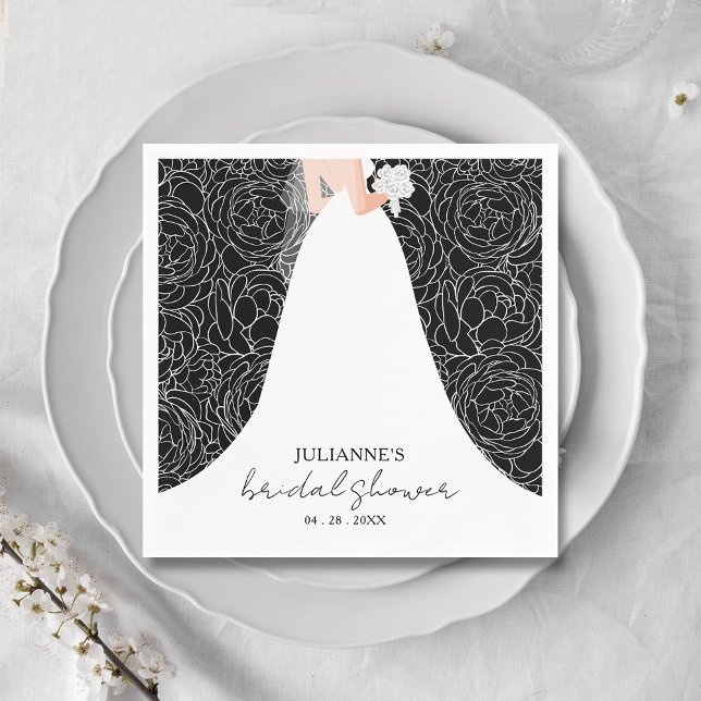 Elegantes Floral und Braut am Schwarzen Brautparty Serviette (Elegant bride in her gown on a background of sketched roses on black bridal shower napkins)