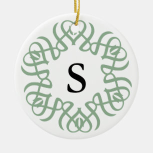 Elegantes Florales Monogramm Familie in Salbeigrün Keramik Ornament