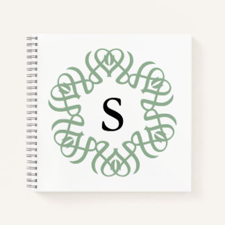 Elegantes Florales Monogramm Familie in Salbeigrün Notizbuch