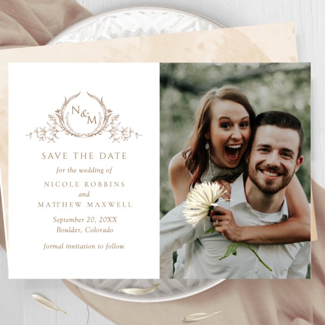 Elegantes Foto Beige Creme Monogram Wedding Save The Date (Von Creator hochgeladen)