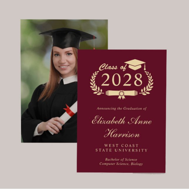 Elegantes Foto Burgundy Gold Uni-Abschluss Ankündigung (Cherish the milestone: share your graduate's achievement with a custom photo graduation announcement)